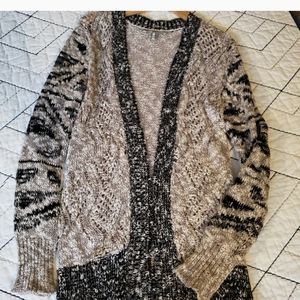 BKE  the buckle warm knit cardigan /shawlsize xs